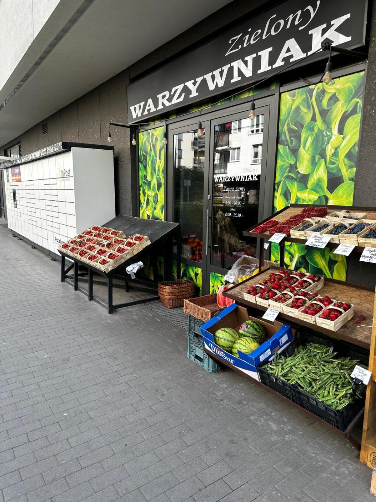 Park Jurajska Przy Jeziorku